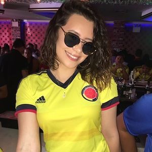 ✨MEET YOUR POSHER:: ✨